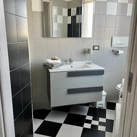 Canovine 13 Διαμέρισμα *